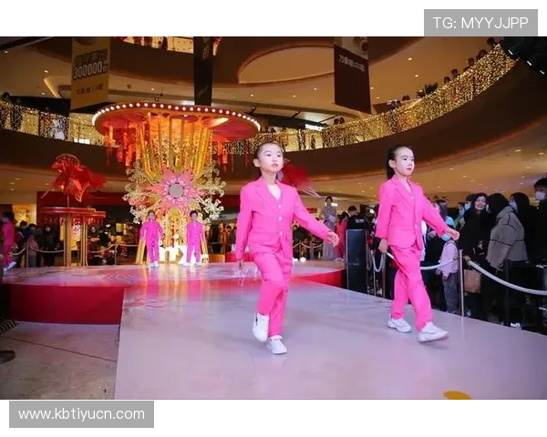 万象城真人表演空间，呈现精彩纷呈的真人秀表演内容